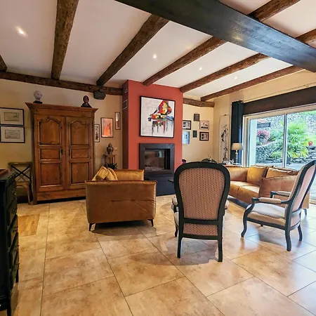 Bed & Breakfast Charmante Maison Au Coeur Du Puy-en-velay Avec Jardin Clos Et Terrasse, A 2 Min De La Cite Historique - Fr-1-582-468 Le Puy-en-Velay