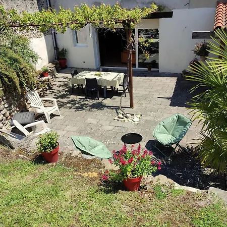 Charmante Maison Au Coeur Du Puy-en-velay Avec Jardin Clos Et Terrasse, A 2 Min De La Cite Historique - Fr-1-582-468 * Le Puy-en-Velay